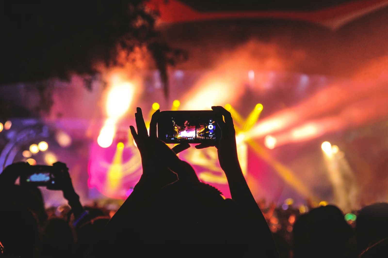 Why SMS Campaigns Work Better When Paired With Email